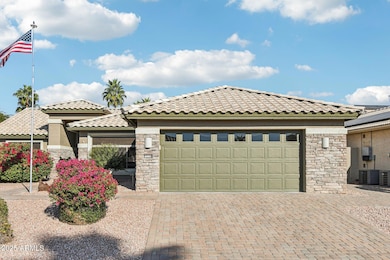 3-web-or-mls-W Edgemont Ave-S1311-001