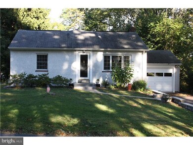 902 Summit Ave, Schwenksville, PA 19473 - photo 2