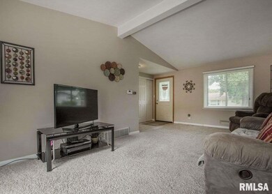 1512 Lakewood Dr, Bettendorf, IA 52722 - photo 4