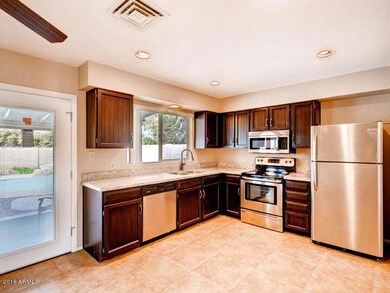 2302 W Chilton-MLS_Size-004-10-Kitchen-8