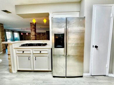 5918 Lawn Ln, Houston, TX 77088 - photo 2