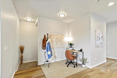 521 N Lucy Ln, Nampa, ID 83687 - photo 5