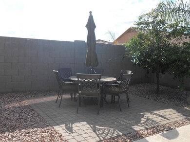 Backyard w/ pavers