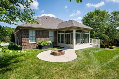 1017 Charlet Ridge Dr, Floyds Knobs, IN 47119 - photo 3