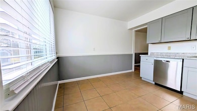 6720 Cherryvale Dr, Hazelwood, MO 63042 - photo 3