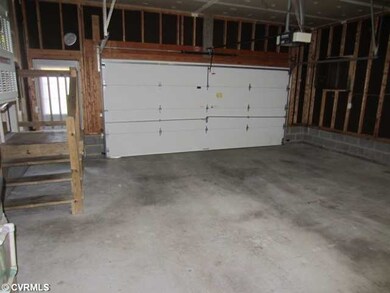 Parking Lot/Garage