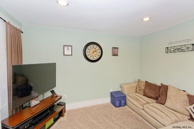 654 Draper Ave, Schenectady, NY 12306 - photo 4