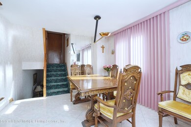32 Slater Blvd, Staten Island, NY 10305 - photo 6