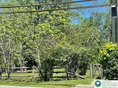 707 Alpha Rd, Wind Gap, PA 18091 - photo 3