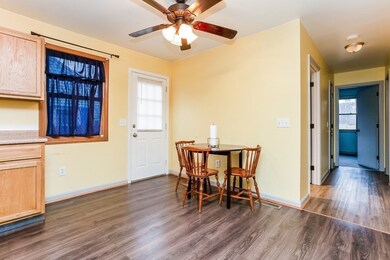 138 Rollins St, Springfield, MA 01109 - photo 4