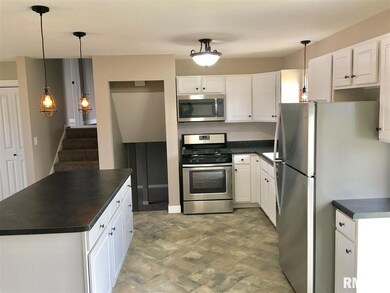 2118 Jefferson Ave, Davenport, IA 52803 - photo 2