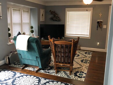 214 Maple St, Grand Ledge, MI 48837 - photo 3