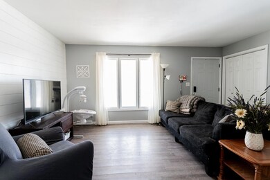 104 N Elm-14