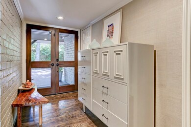 10114 Holly Springs Dr, Houston, TX 77042 - photo 4