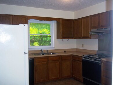 2466 Northwoods Dr, Jacksonville, NC 28540 - photo 6