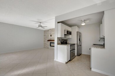 4064 Newport Q, Deerfield Beach, FL 33442 - photo 7