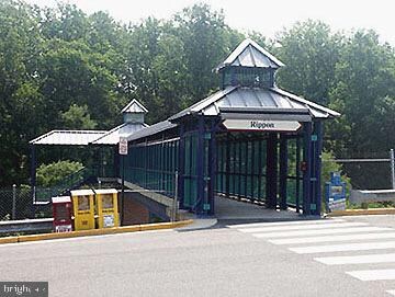 2886 Chevoit Hill Ct, Woodbridge, VA 22191 - photo 3