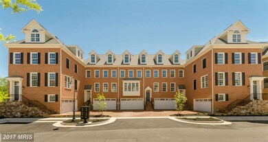 10677 Yorktown Ct, Fairfax, VA 22030 - photo 2