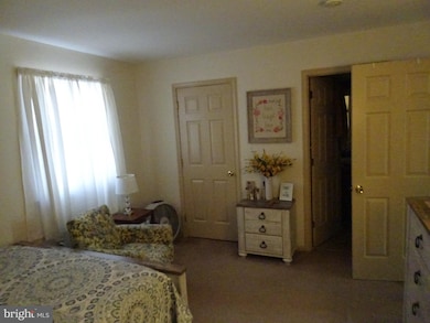 615 Delaware St, New Castle, DE 19720 - photo 3