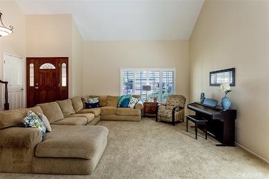 LIVING ROOM SIZE IS 15'4