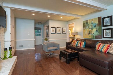 04 - Living Room