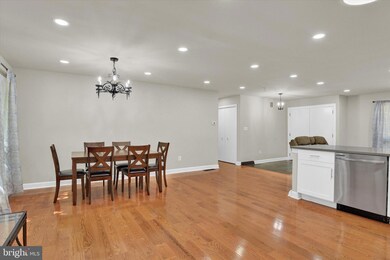 952 E Walnut St, Palmyra, PA 17078 - photo 5