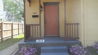 1619 Warren St, Davenport, IA 52804 - photo 2