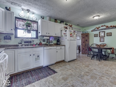 510 Greensprings Dr, Whiteland, IN 46184 - photo 6