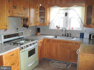 27 S 6th St, Quakertown, PA 18951 - photo 7