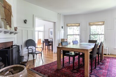 8 Mountain View nice dining from kitchen