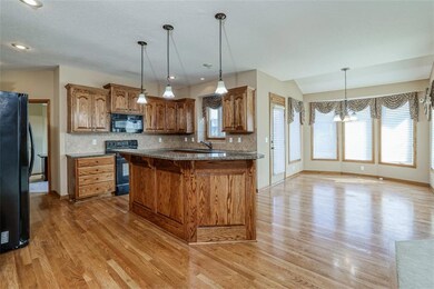 9619 Belmont Dr, Lenexa, KS 66227 - photo 3