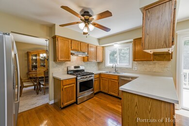 2700 Rolling Meadows Dr, Naperville, IL 60564 - photo 2