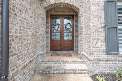 RobinsonLoopfrontdoor