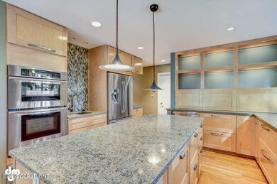 816 W 16th Ave Anchorage AK-small-040-40