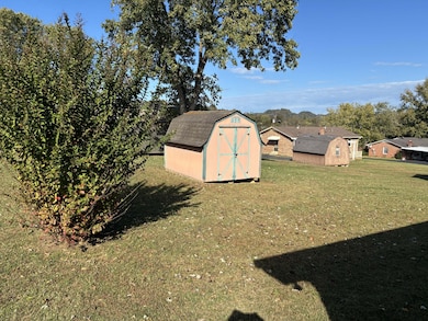 210 Lee Ave, Woodbury, TN 37190 - photo 5