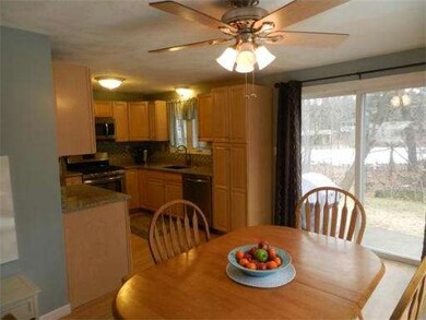 32 Frederick St unit 8, Dracut, MA 01826 - photo 2