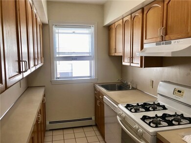 51 Calder St, Pawtucket, RI 02861 - photo 5