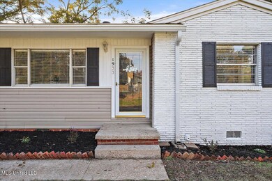 04-1933 Carolyn Ln