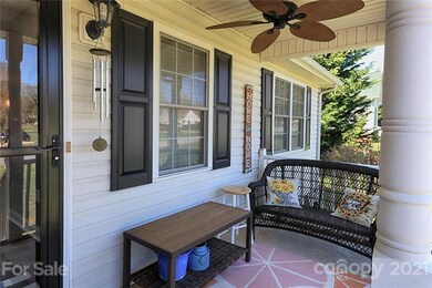 Dual fans move fresh air breezes