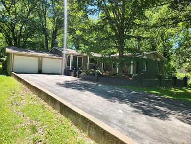 17867 Old Jamestown Rd, Florissant, MO 63034 - photo 2