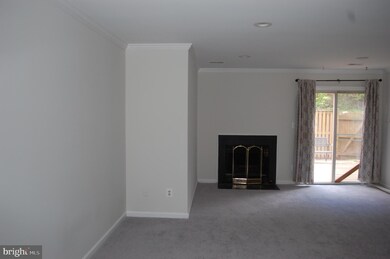 16318 Taconic Cir, Dumfries, VA 22025 - photo 5