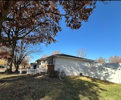 3615 Doniphan Ave, Saint Joseph, MO 64507 - photo 2