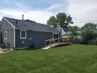 104 Oakleaf Rd, Lake In the Hills, IL 60156 - photo 4