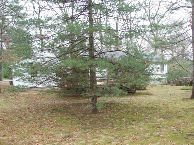 40 Maplecrest Dr, Greenville, RI 02828 - photo 3