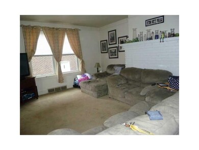 Living Room. 1ST FLOOR LIVING ROOM APPROX 22 X 12