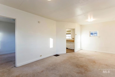 319 Jackson St, Twin Falls, ID 83301 - photo 5