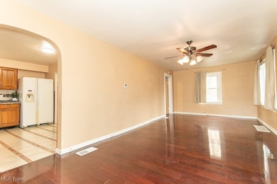 2572 W Center St, Ashtabula, OH 44004 - photo 6