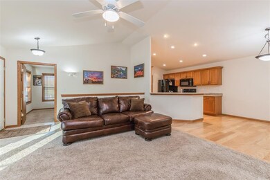 3107 Riviera Ct SW unit C, Cedar Rapids, IA 52404 - photo 4