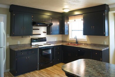 110 Short St, Rogue River, OR 97537 - photo 4