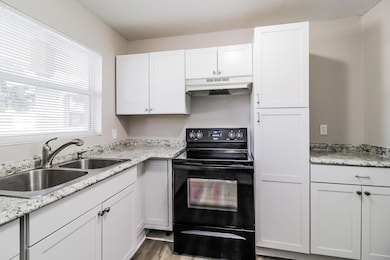 006-photo-kitchen-9926892